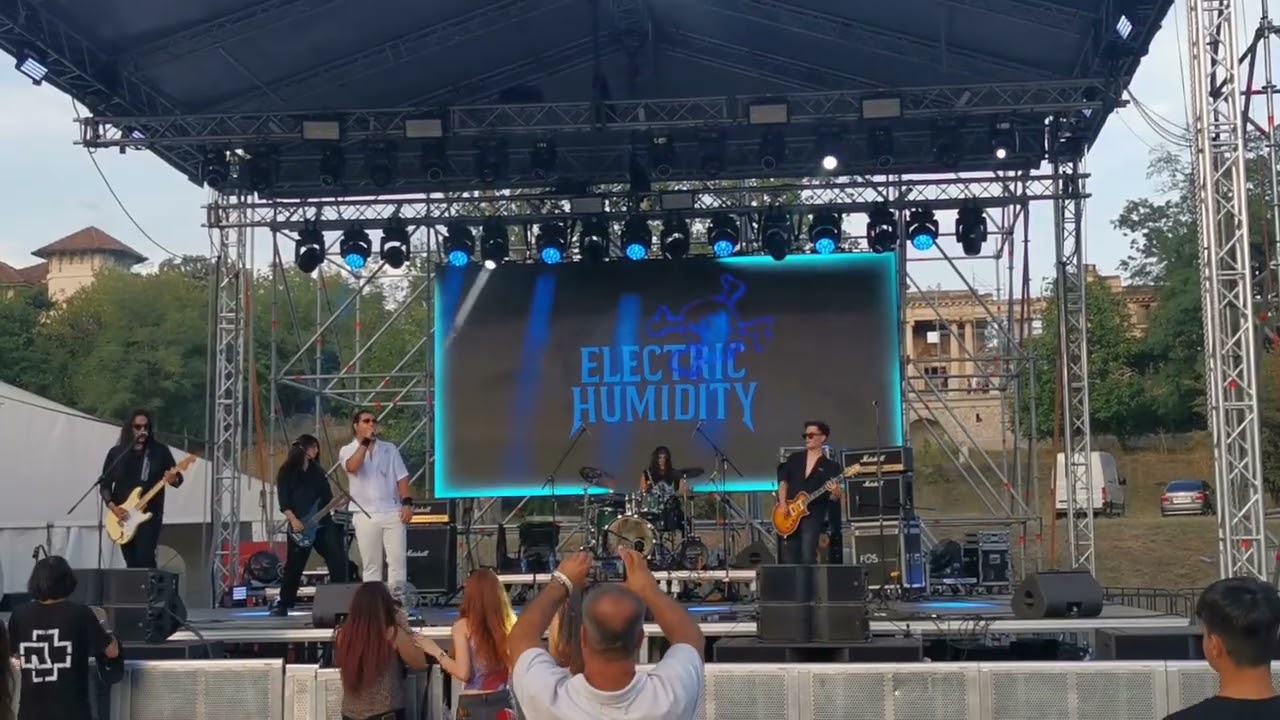 Electriv humidity - A litle bit of fun (Live)