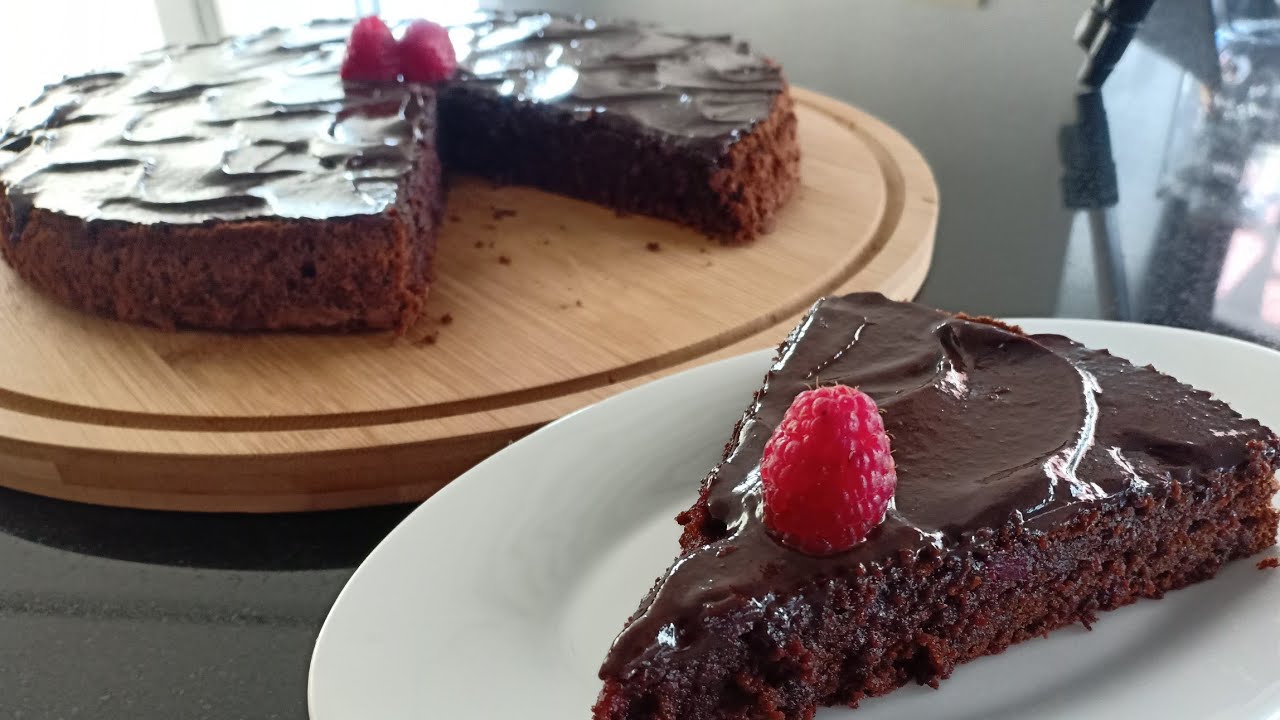 gateau au chocolat et betterave ni beurre ni huile une tuerie 😋😋(حلوي بالشكلاطة و الباربا (الشمندر