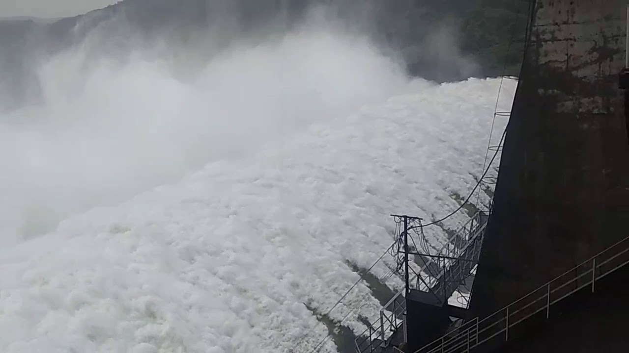 MAHI DAM OVERFLOW 16 GATES OPEN