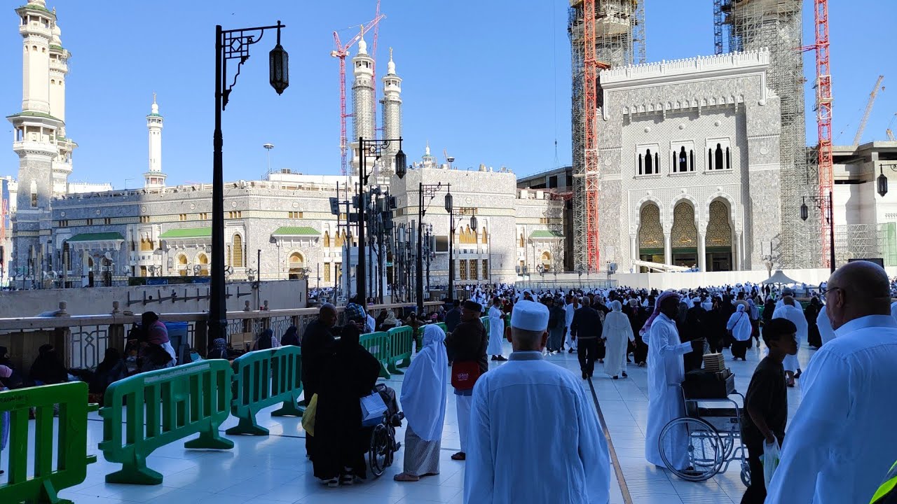 LALUAN DARI HOTEL MOVENPICK MENARA JAM KE HADAPAN MASJIDILHARAM MAKKAH