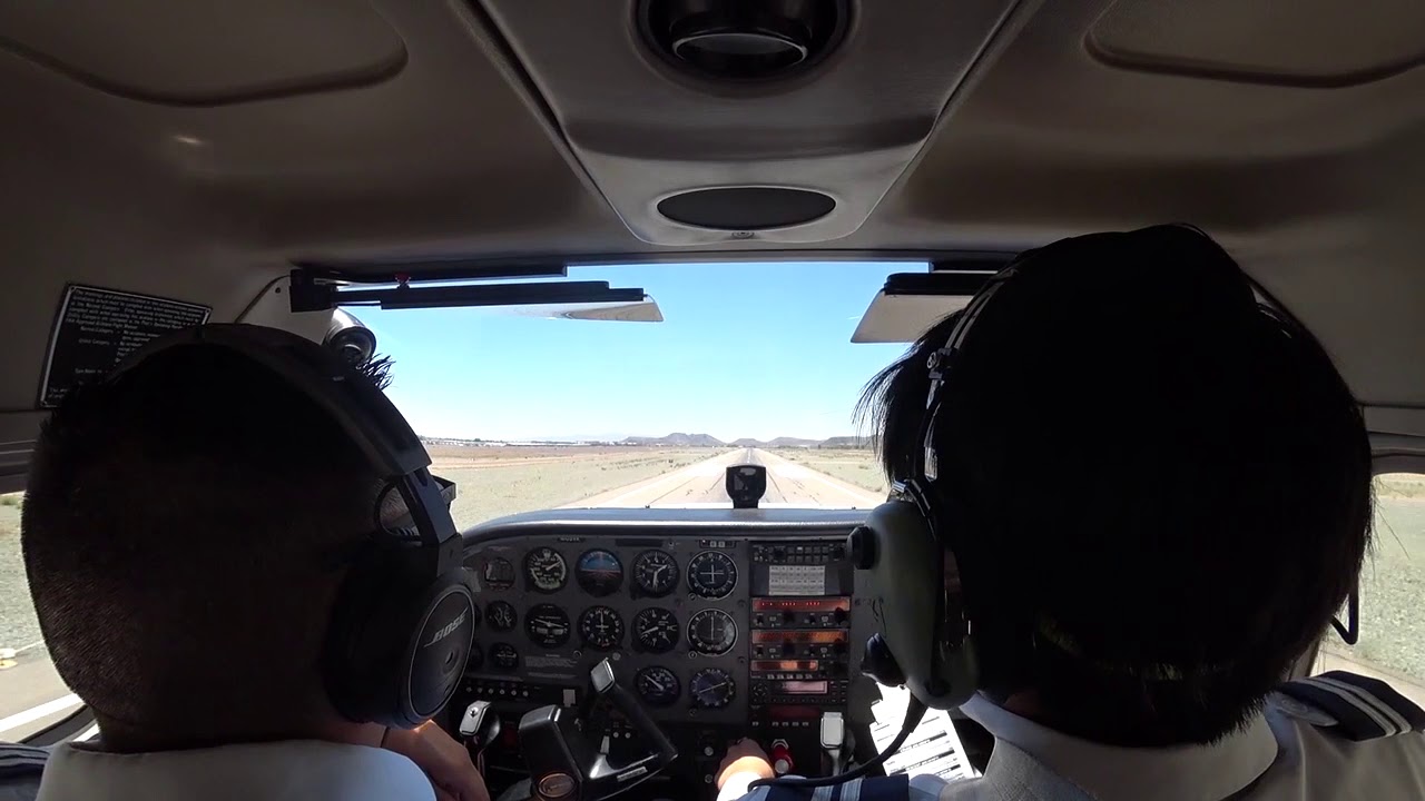 (Cessna 172s) Short field landing - Hobby flight