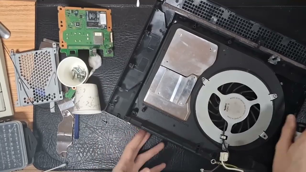 Чистка и замена верхней термопасты на PlayStation 3 CECHK01 — ЛЕГКО!