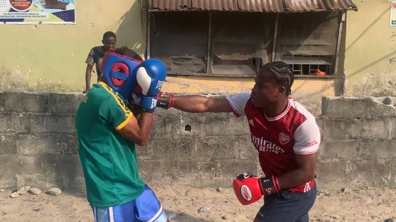 Viral Street Fight Boxing Video