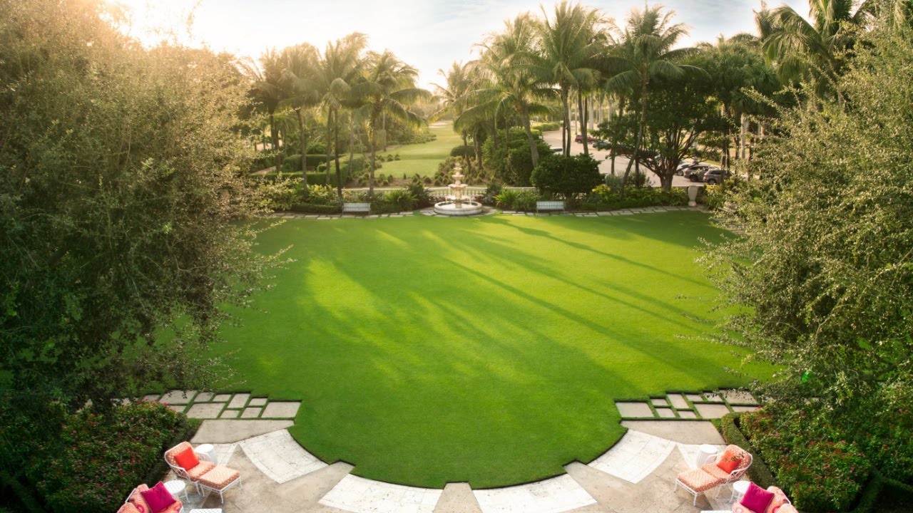 Front Lawn Cocktail Hour at The Breakers
