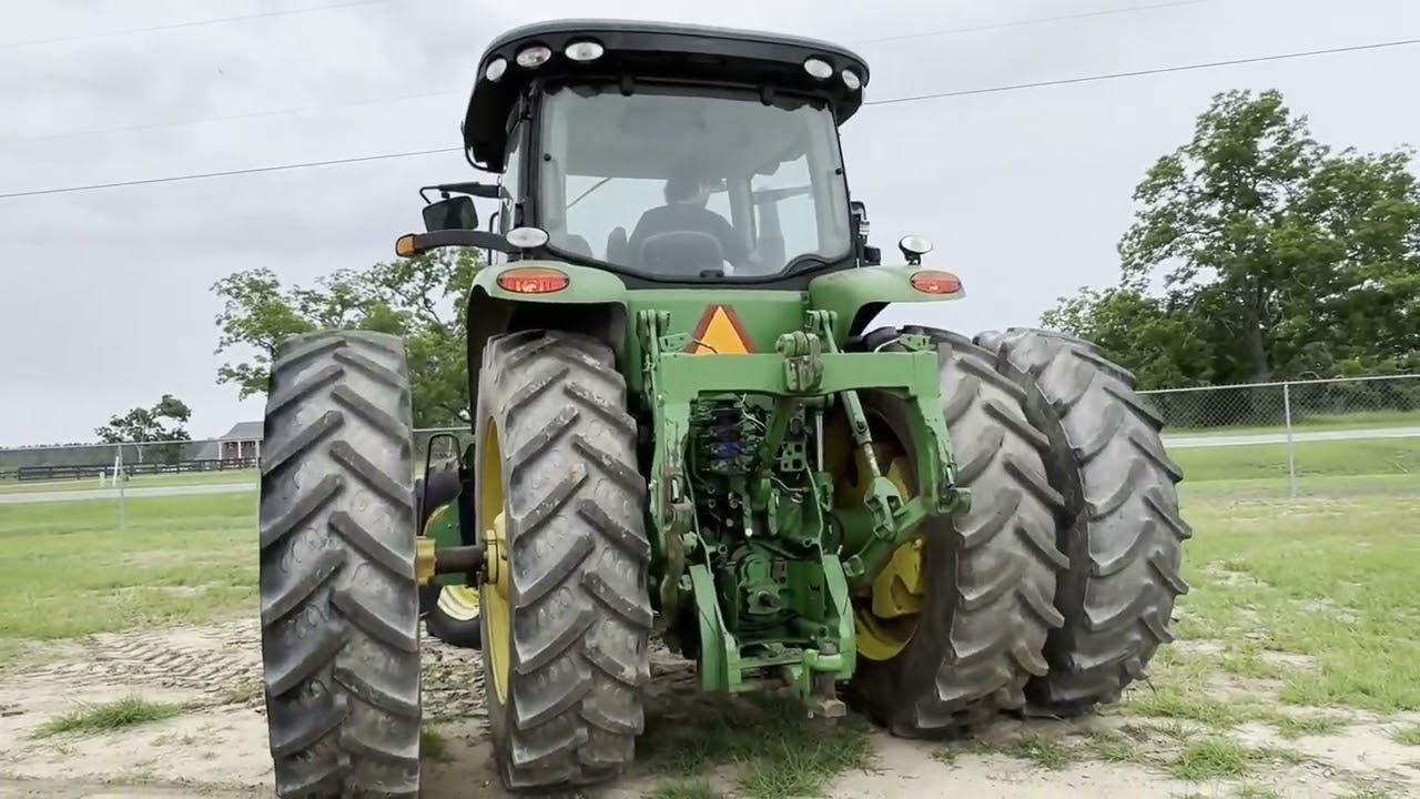JOHN DEERE 8260R For Sale