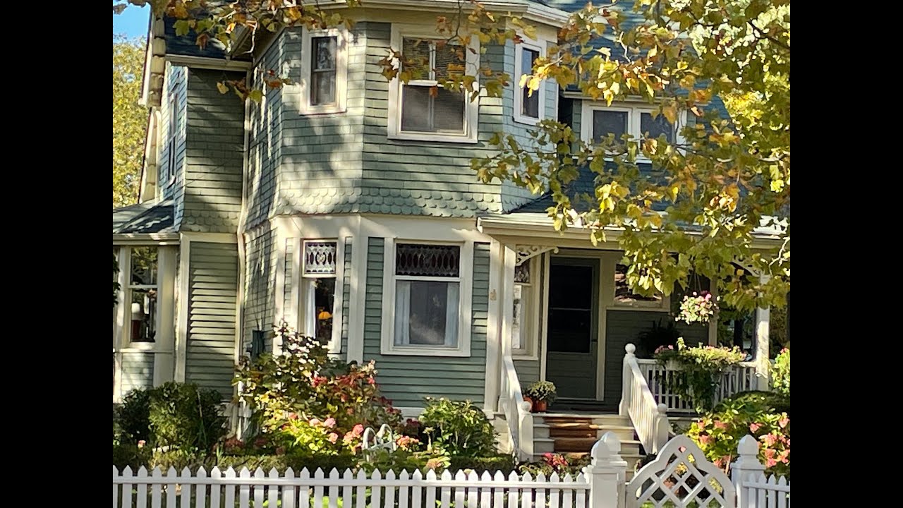 Antique Mall- Shop with me In Historic Niagara On The Lake