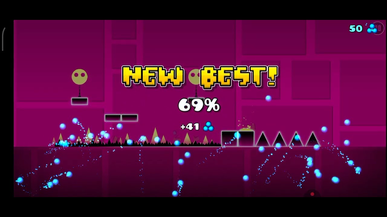 Probando geometry dash  sale mal😅😅