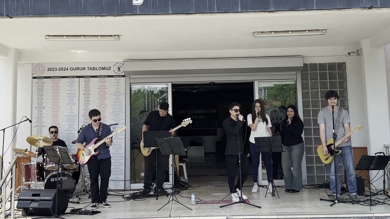 Duman - Ah Cover 20 Mayıs Habire Yahşi Anadolu Lisesi Okul Konseri