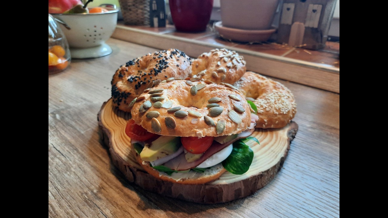 Joghurtos, friss  PÉKSÜTEMÉNY,  30 perc alatt - ebből 20 perc a sütés