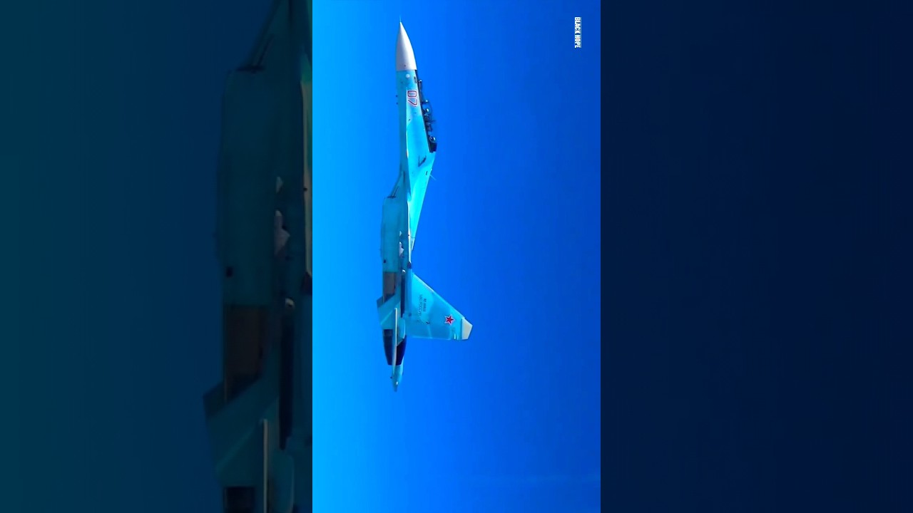 bomber Rusia di kawal sukoi