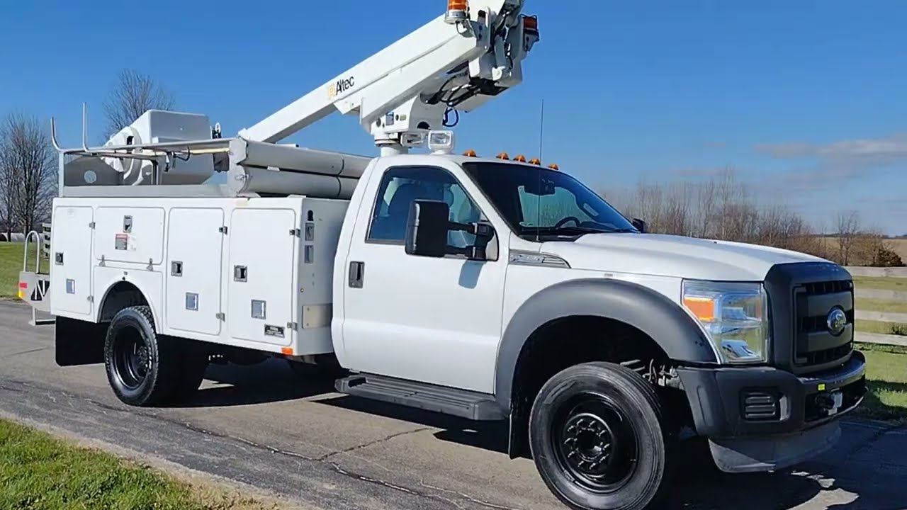 Altec AT200 36' bucket truck - 2013 Ford F450