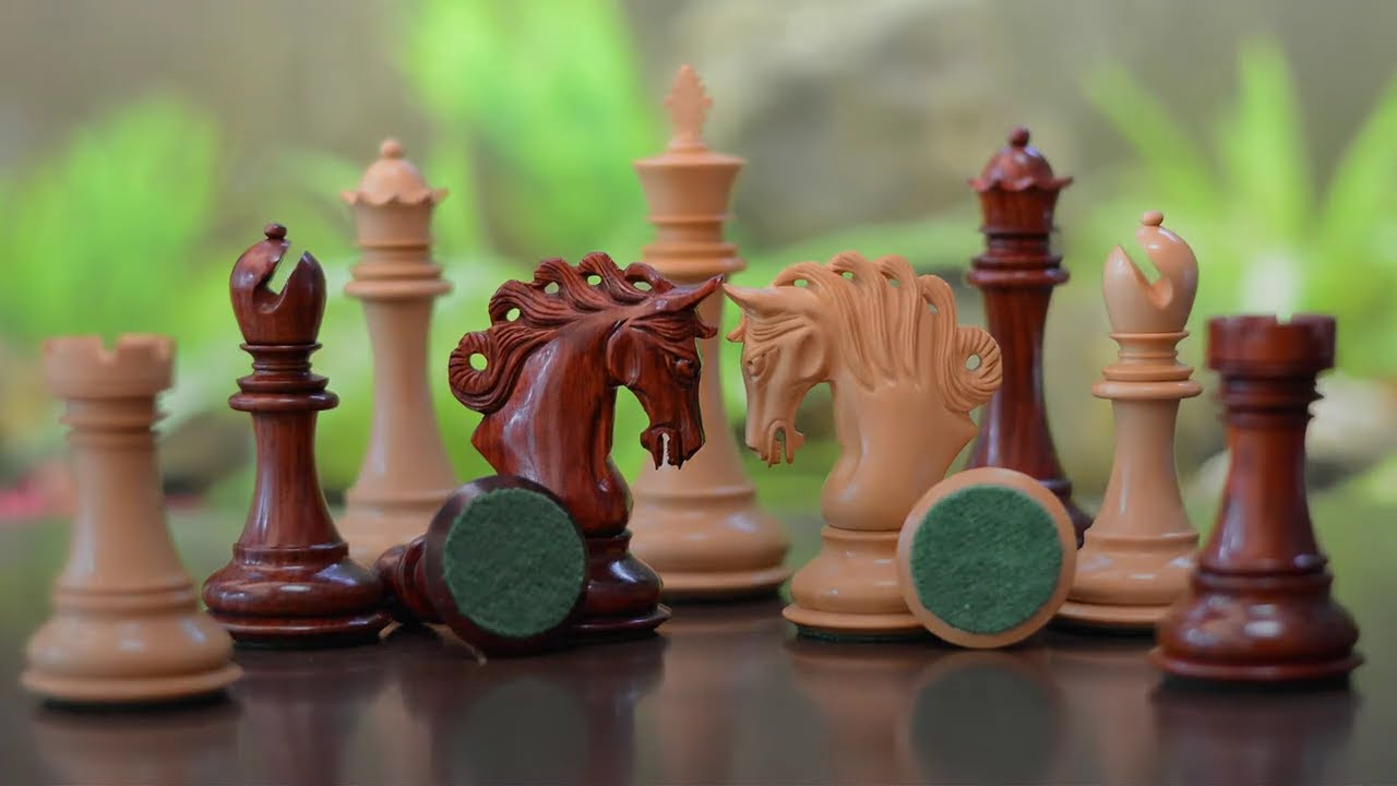 Staunton Wooden Pegasus Luxury Chess Set | Chessbazaar&reg;