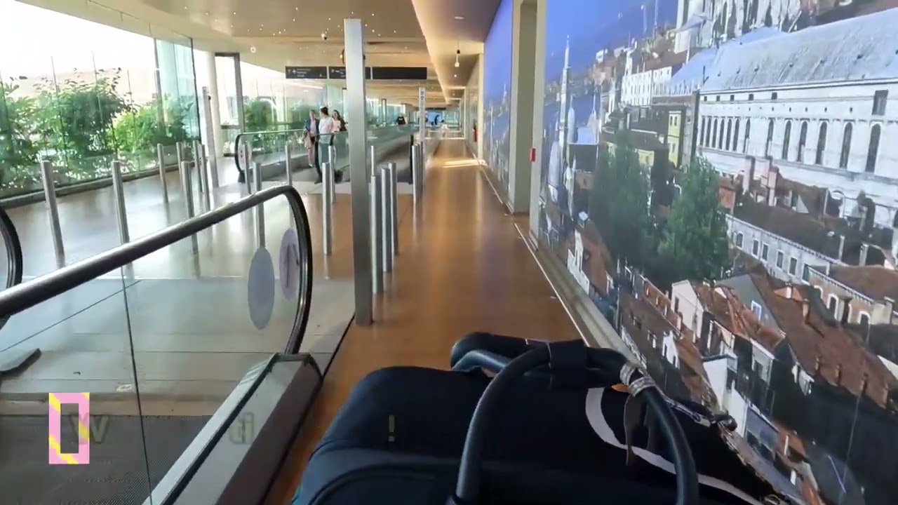 Venice Airport Water Taxi -- Walk from Water Taxi dock to Terminal