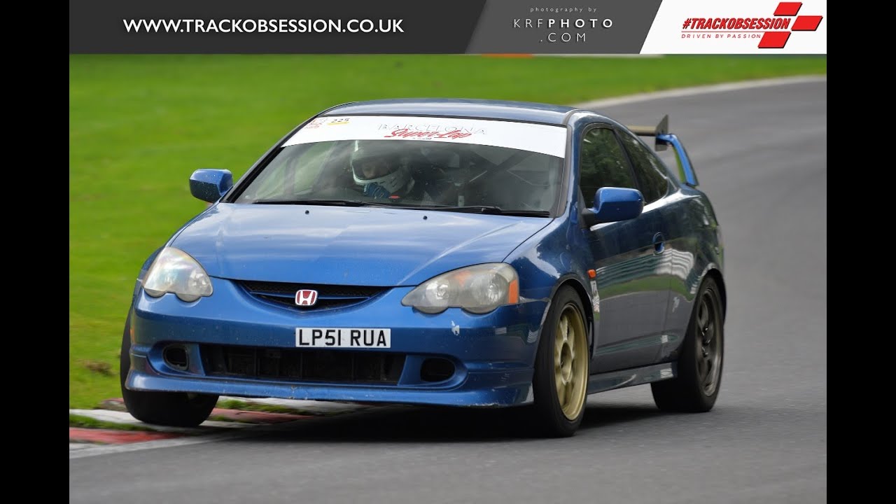 Honda Integra Battle at Cadwell Park