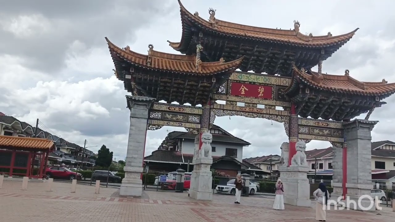 JALAN²  DI TAMAN SAHABAT.. SIMBOL PERSAHABATAN 🇲🇾 DAN 🇨🇳 #perpaduan 