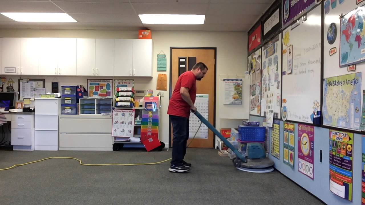 Bonnet carpet cleaning. Tennant F-5
