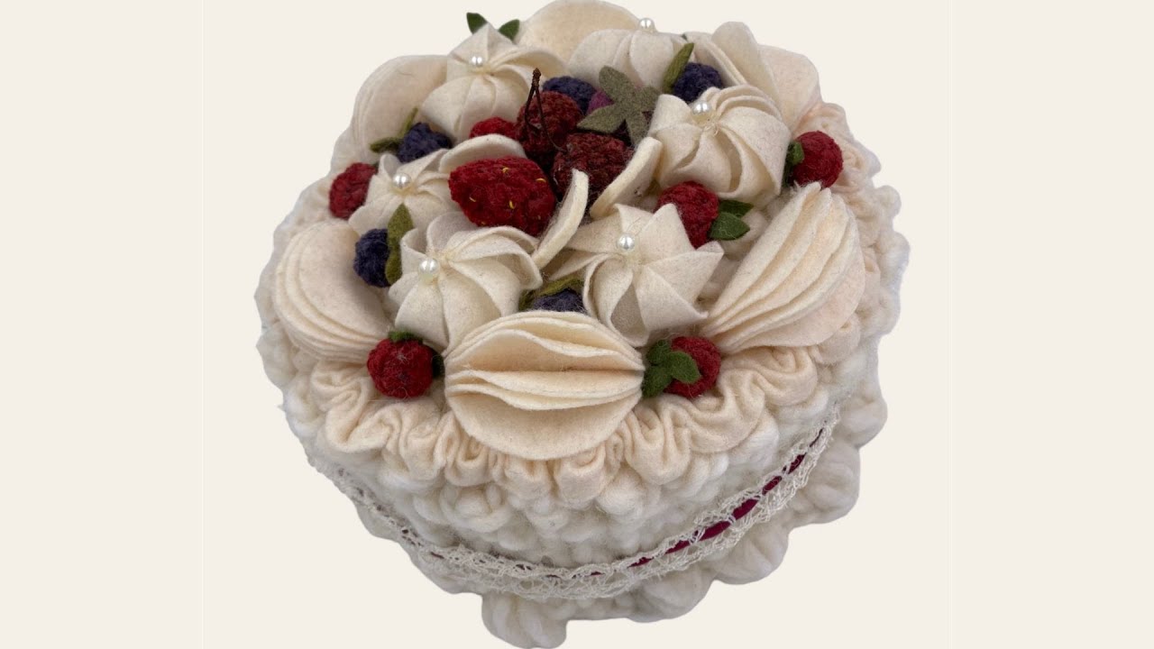 Dettagli torta feltro , presentazione.                    #tortafeltro #nanadecor #decorazionifeltro