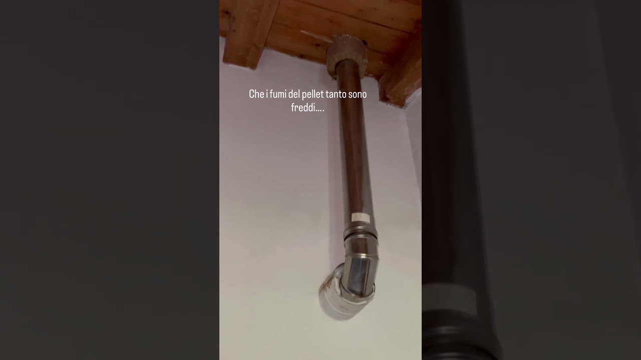Stufa a pellet installata in modo pericoloso. Merdaviglie fumistiche