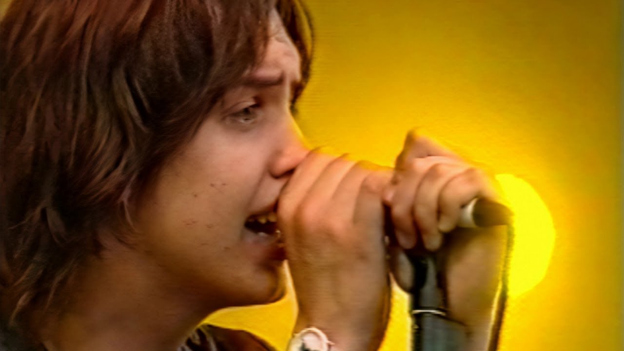 The Strokes - New York City Cops [T in the Park 2001-07-07]