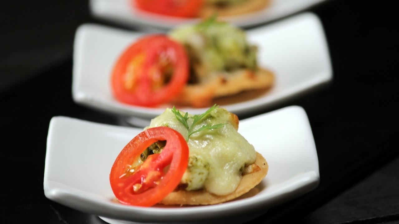 Cheesy Paneer Papdi | Sanjeev Kapoor Khazana