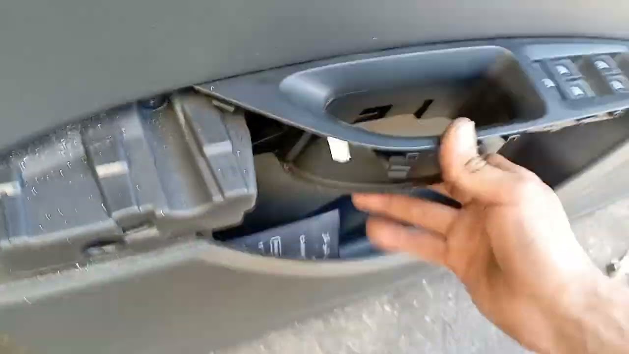 Driver side window switch problem.  Seat Leon 2018