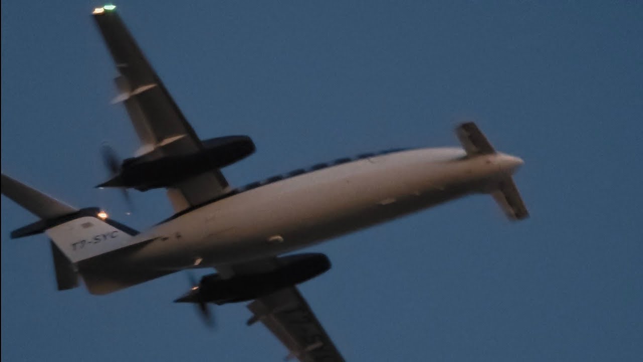 Piaggio P-180 Avanti II Departing from Southend Airport - T7-SYC 
