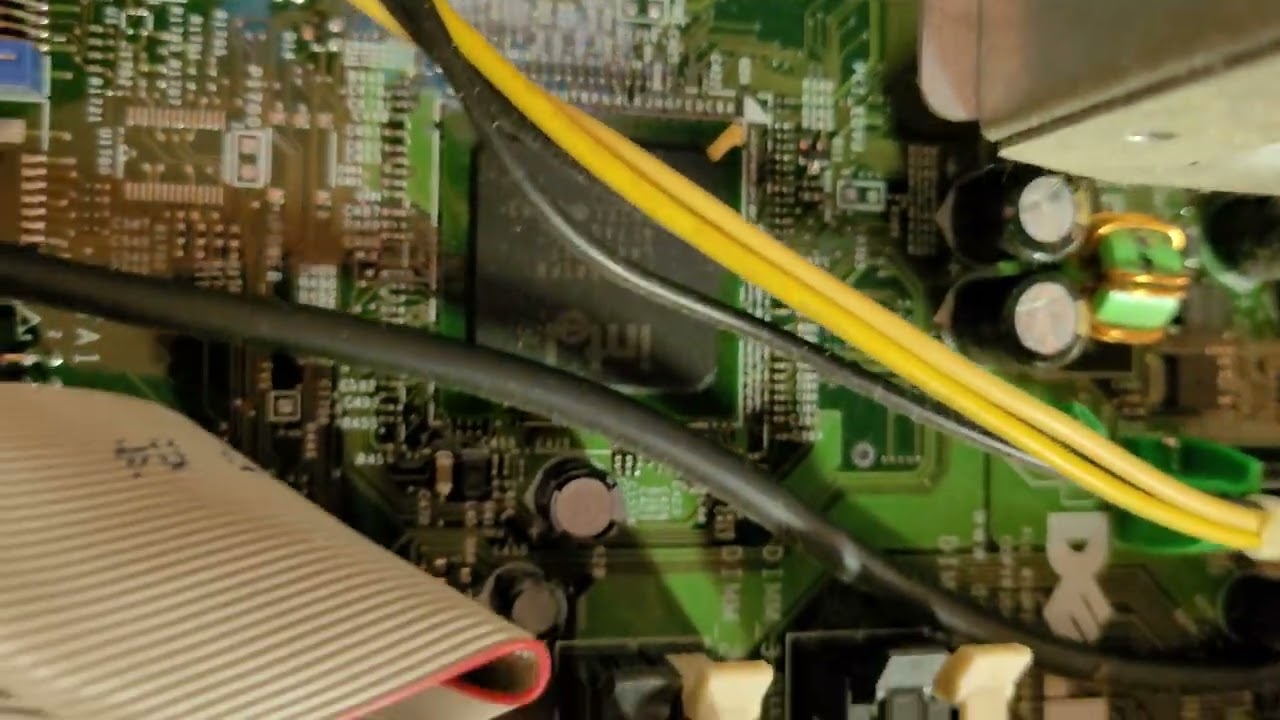 My Dell Optiplex GX280 is dead. The culprit is bad capacitors!