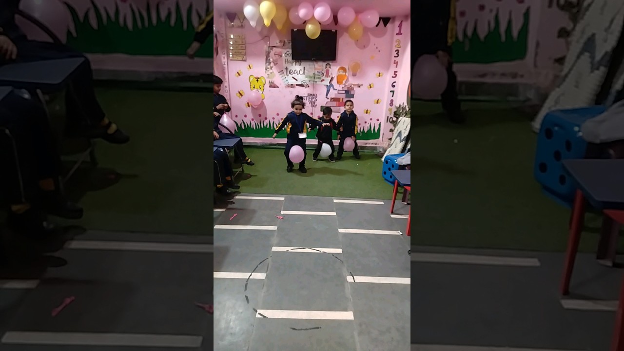 Watch till the end😆#balloonbalancegame #balloonrace #shortsvideo #shortfeed #youtubeshorts #viral🔥