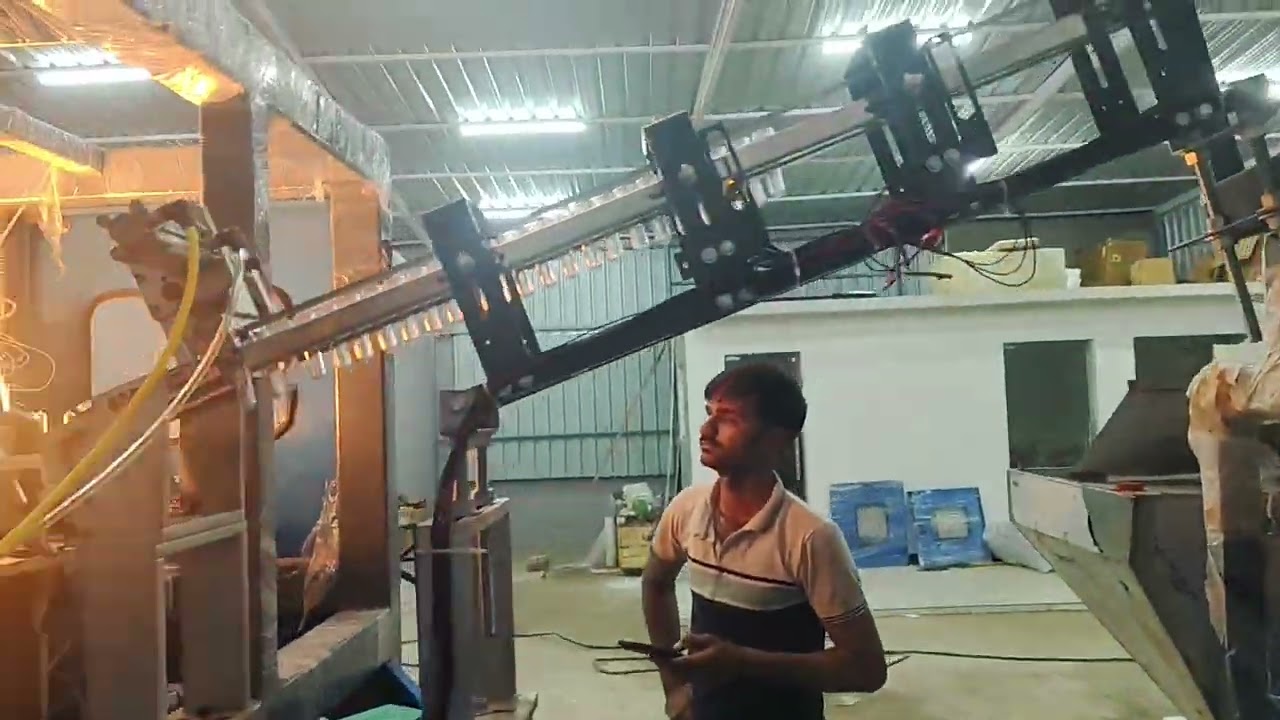 2 Cavity Fully Automatic Pet Blowing Machine | Available on IndiaMART