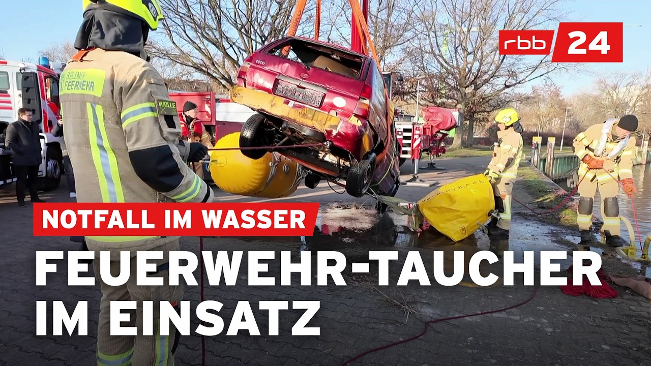 Rettung unter Wasser - Feuerwehrtaucher bergen Autos in Berlin