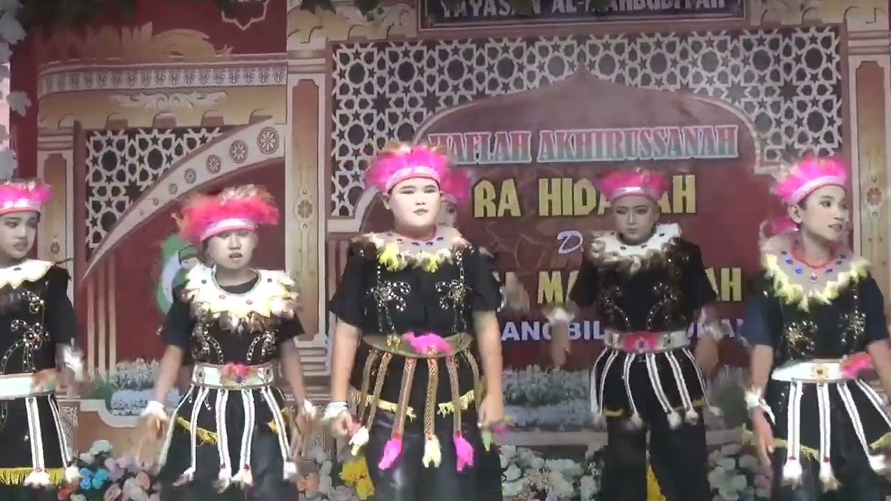 tari sajojo ...kompak sekali siswa MI Almahbubiyah Kembangbilo Tuban