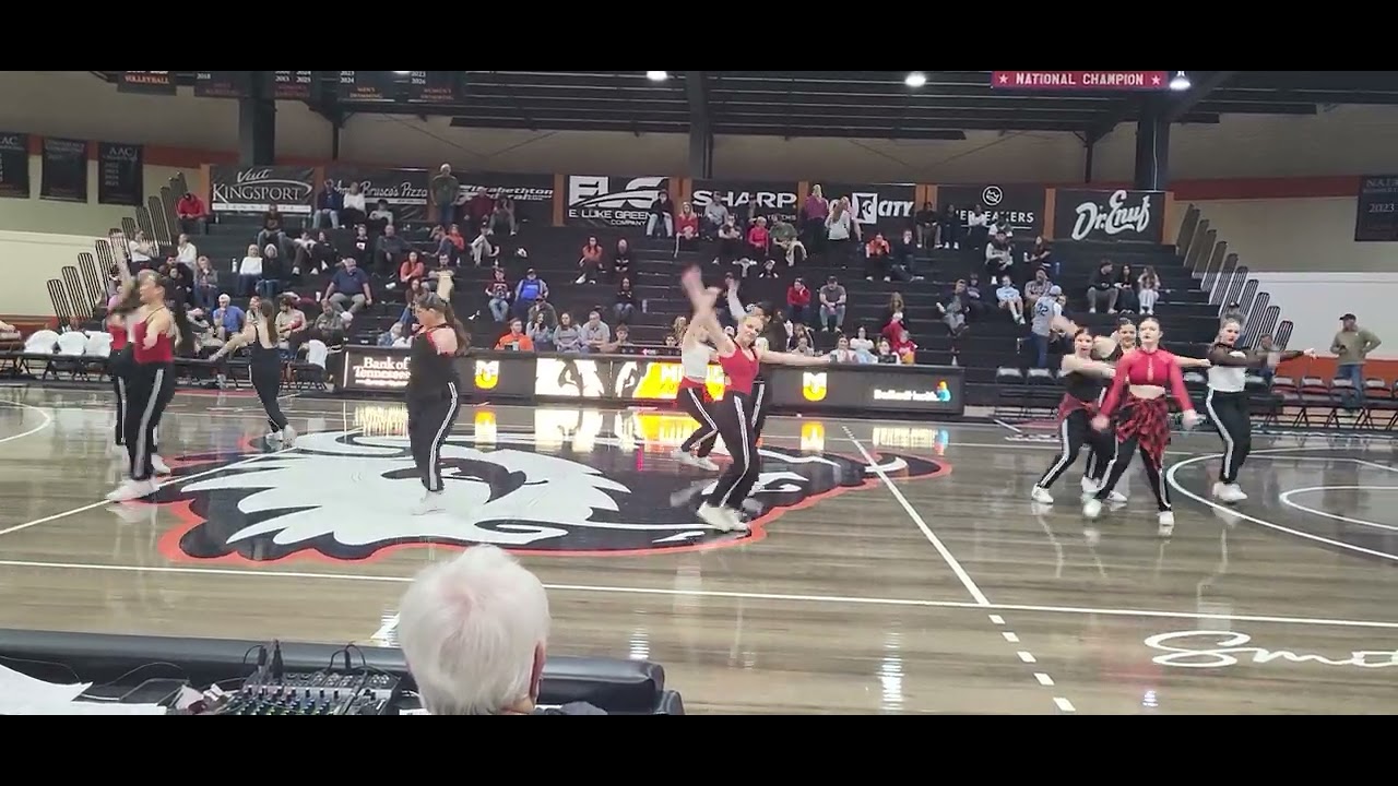 Milligan University Halftime show By Watts Dance Studio #hiphop #collegebasketball #halftime 
