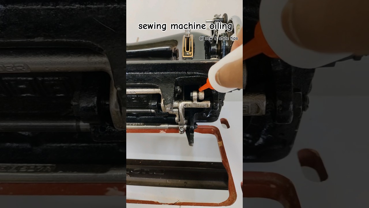 Oiling tutorial 💁 #sewingtipsandtricks #sewingmachinerepair #sewingmachine #silaimachine