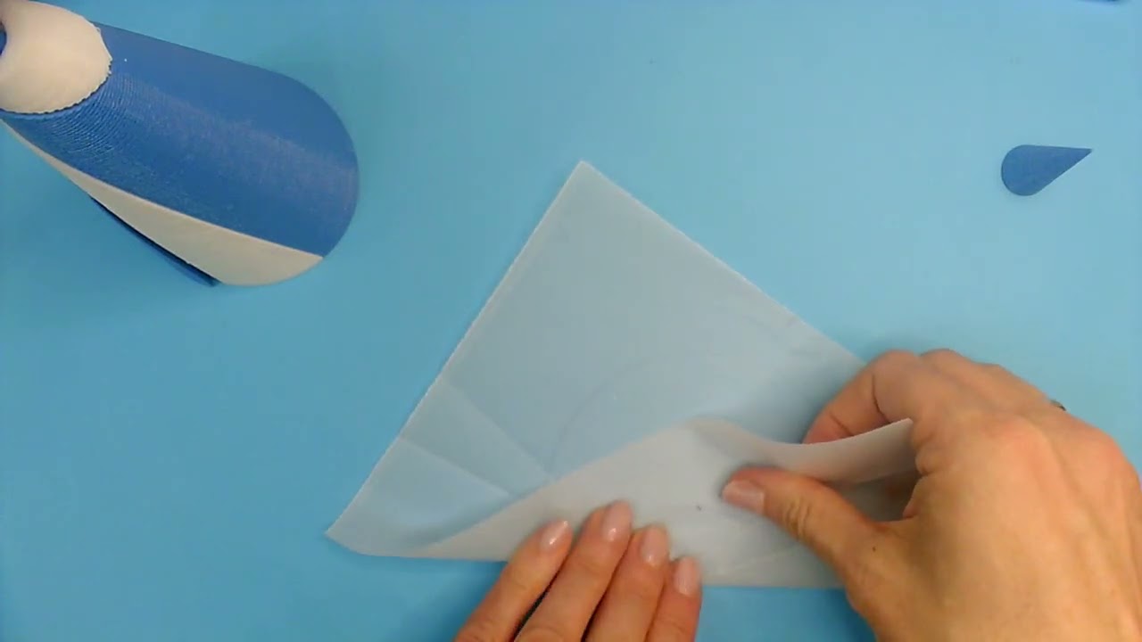 Cónicas: Construyendo una circunferencia plegando papel