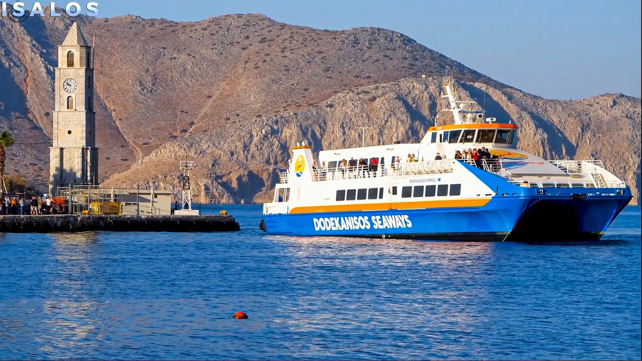 Dodekanisos Express - Προσέγγιση στη Σύμη με ταχύτατη μανούβρα! (Arrival at the port of Symi)