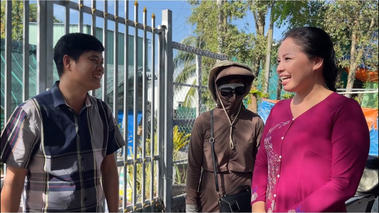 Khương Dừa ghẹo anh quay phim cho dữ rồi diễn không được bị ghẹo ngược lại