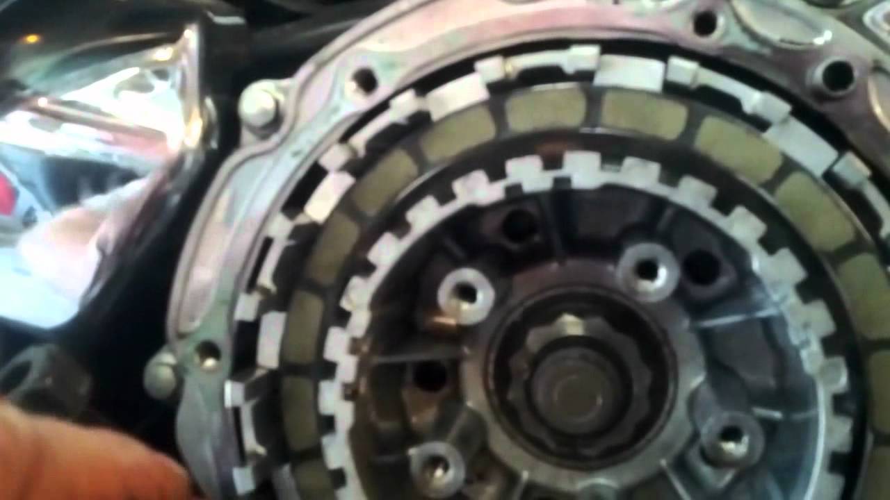 changing a clutch on a 98 1100 honda shadow aero.