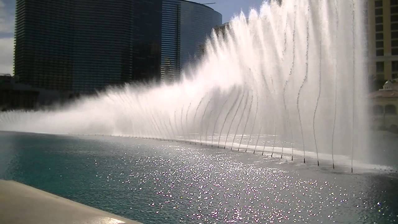 Bellagio Fountain Show - My heart will go on - Celine Dion HD
