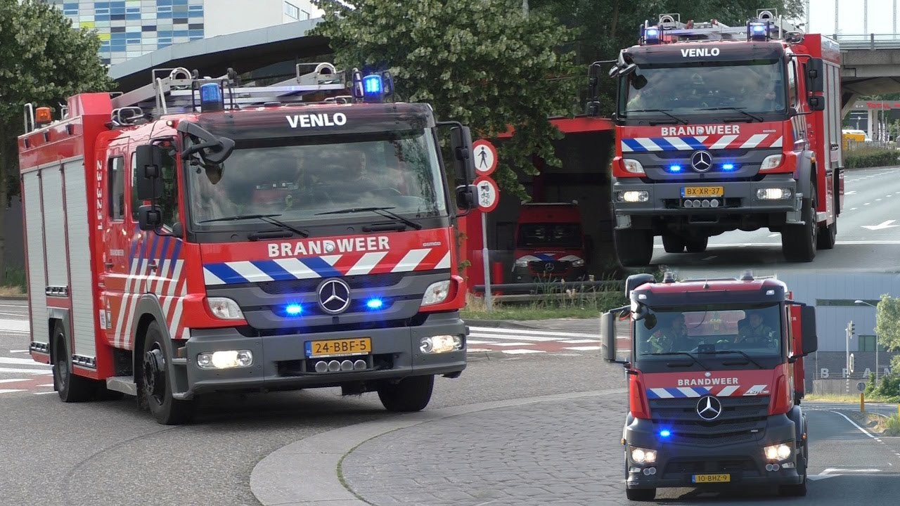 Brandweer Venlo met verschillende voertuigen naar natuurbranden in de regio Noord-Limburg!