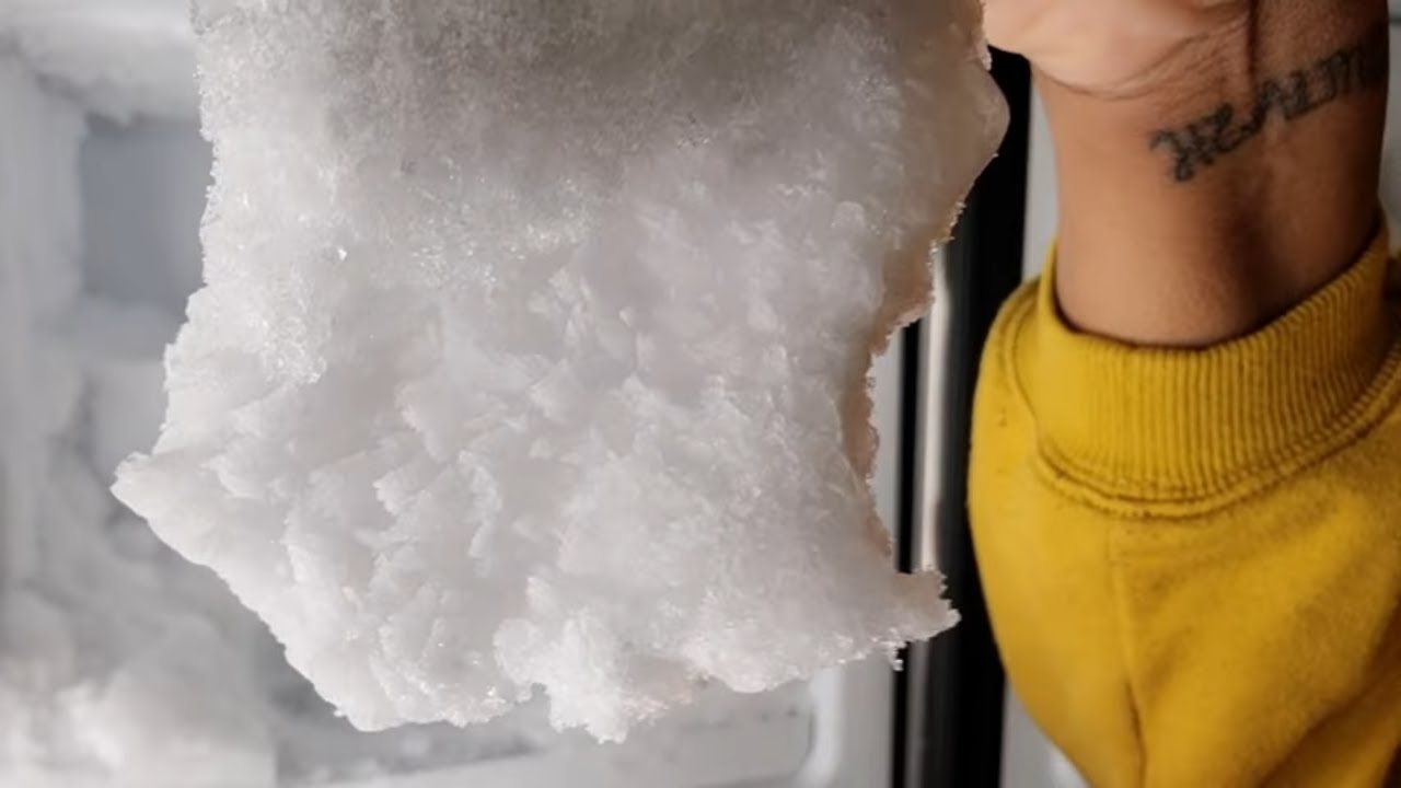 BREAKING INTO BOTTOM ICE TRAY | #cotf #asmr #asmrice