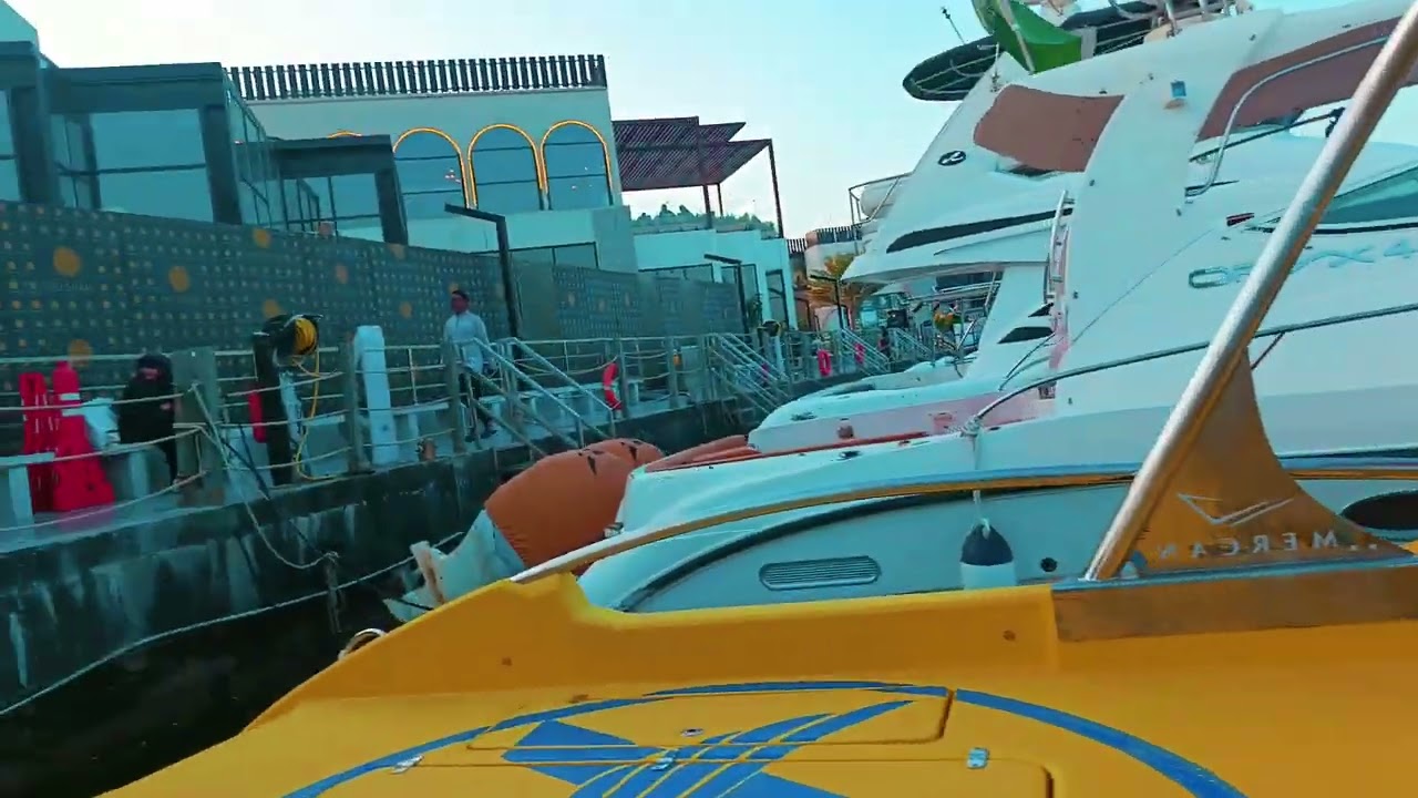 Boat Pe Chadhke Aaya Aaj😁|| पानी जहाज पे‌ घुम्ने 😁🤩
