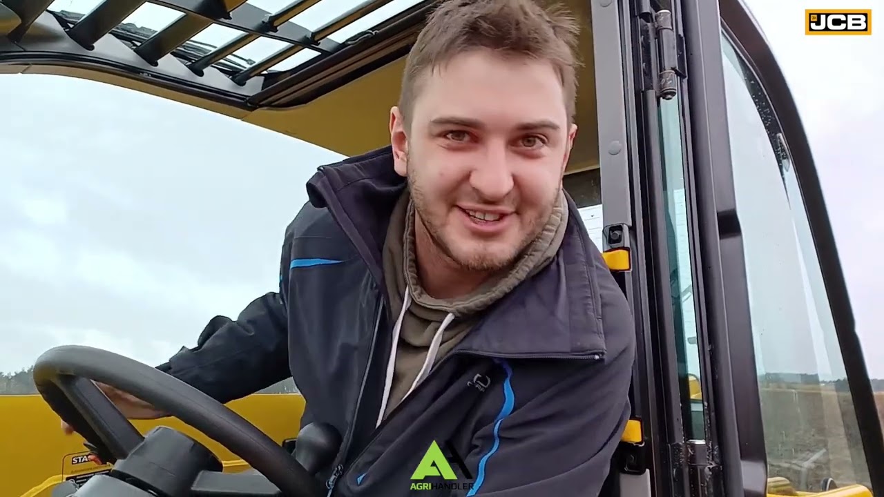 Ładowarka 542-70 AGRI PRO przy pracy.