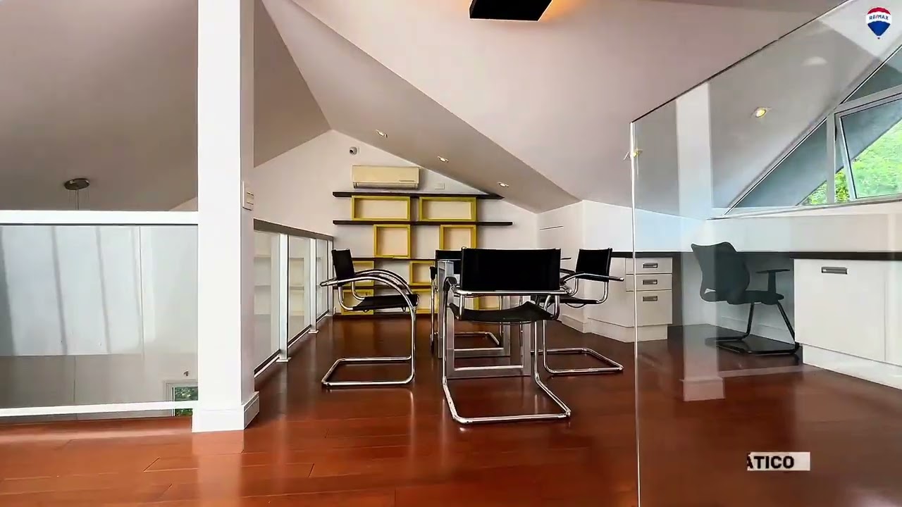 Sobrado triplex  em Santa Felicidade, Curitiba