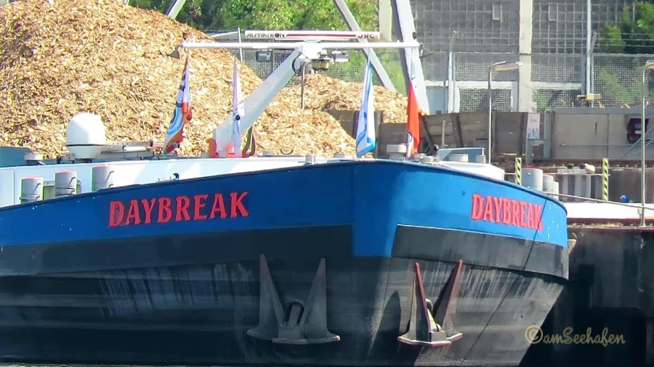 GMS DAYBREAK PD3027 MMSI 244670935 discharges wood snippets for Emden powerplant