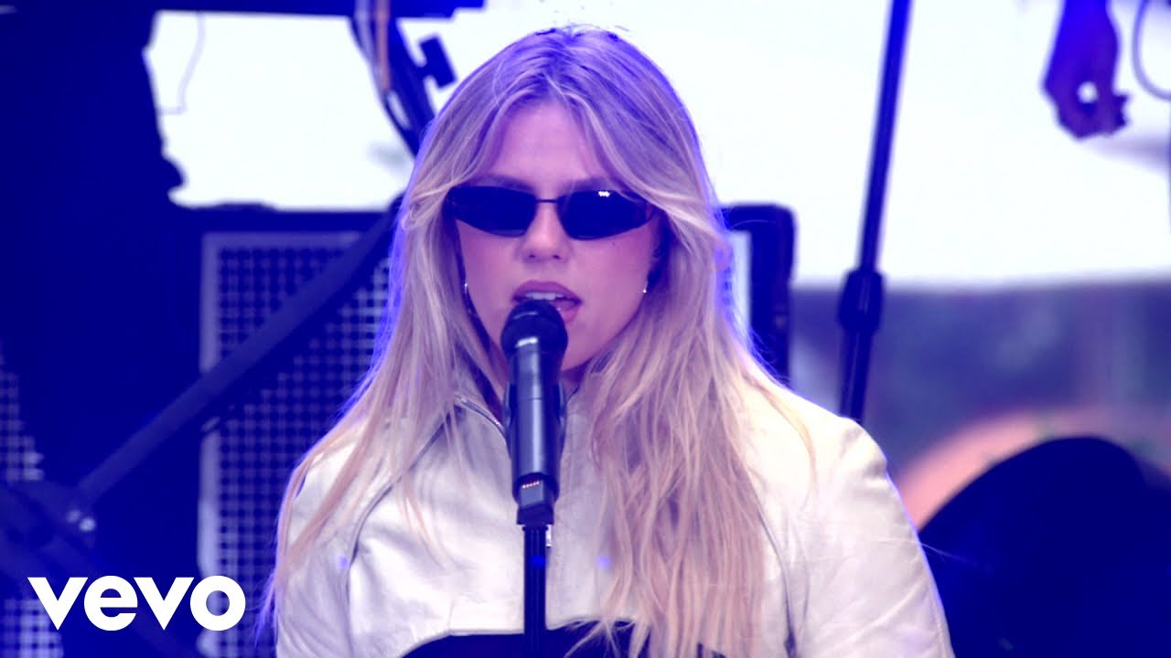 Reneé Rapp - In the Kitchen / Snow Angel (Live From The Today Show/2025)