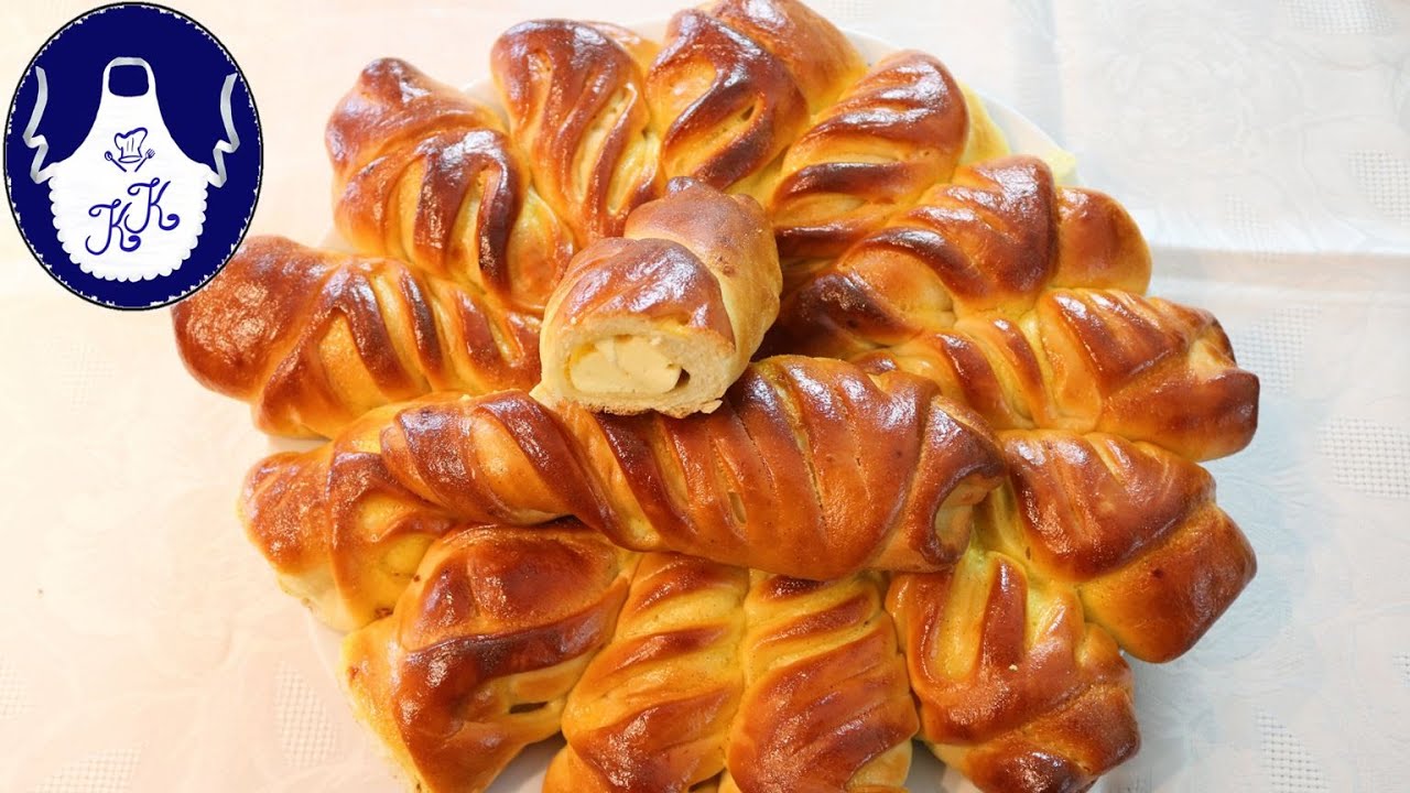 Hefegebäck als Stern mit Quarkfüllung, fluffig und lecker