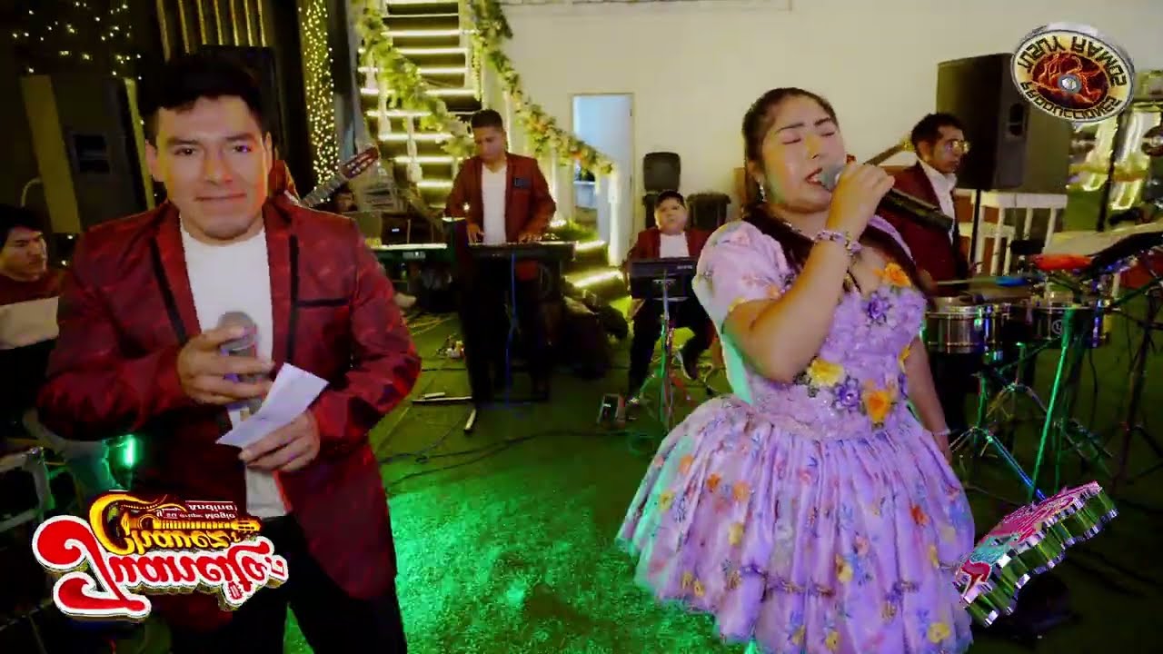 JUANCITO CHAVEZ Y CHINITA PAREDES en su matrimonio de JUAN CARLOS Y DORIS ROXANA 2025