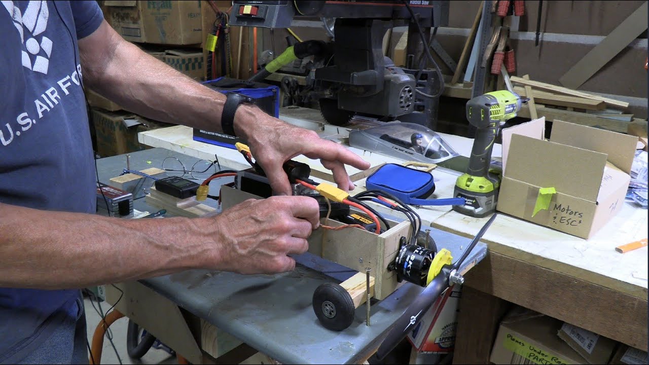 Hangar9 Red Tail P-51 Major Repair - Prop Selection