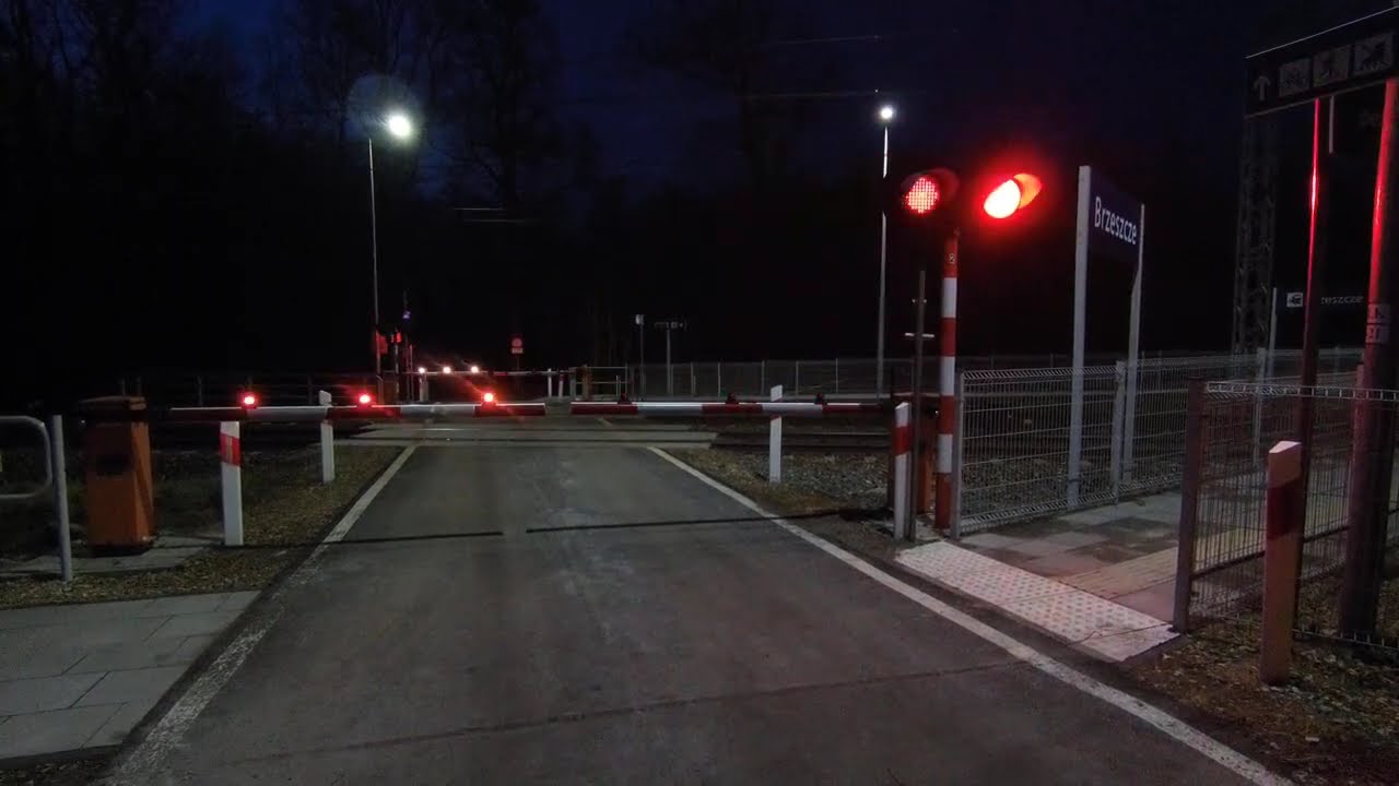 [4K] Przejazd kolejowy #Brzeszcze #4 ul. Kolejowa, Polish Railroad crossing, 踏み切りポーランド