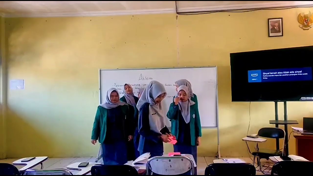 PRAKTIK MICROTHICING KELOMPOK 23 SITI VANTIKA 